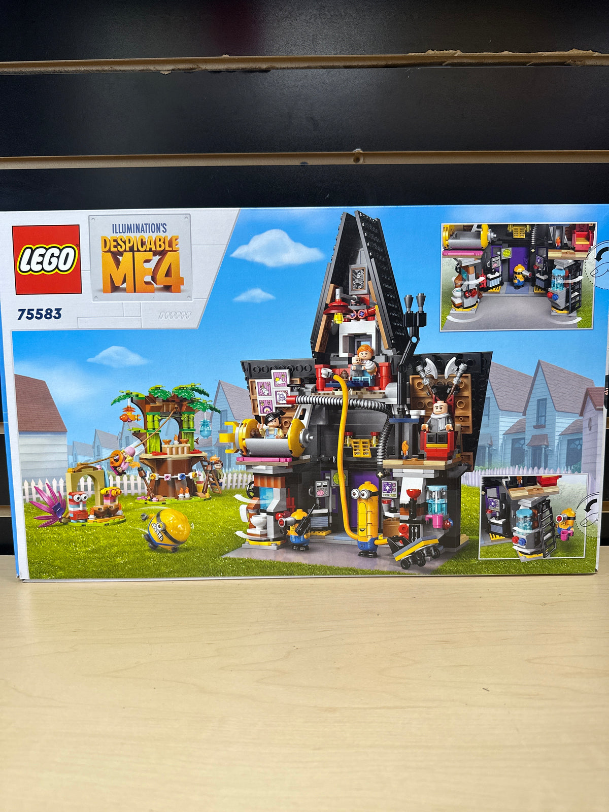 Minions and Gru's Family Mansion