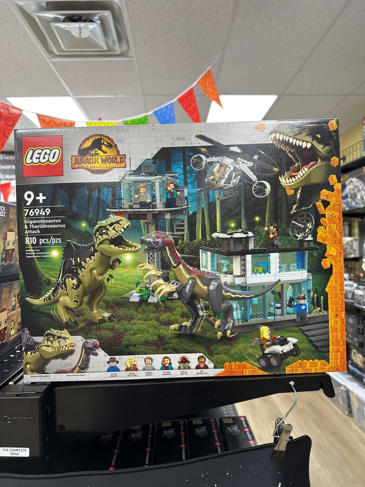 Giganotosaurus & Therizinosaurus Attack