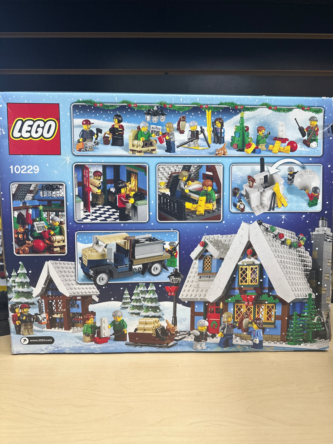 Winter Village Cottage (CERTIFIED SET)