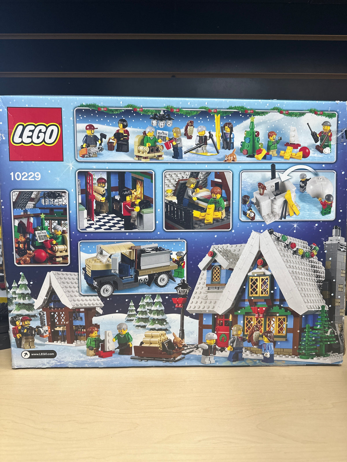 Winter Village Cottage (CERTIFIED SET)