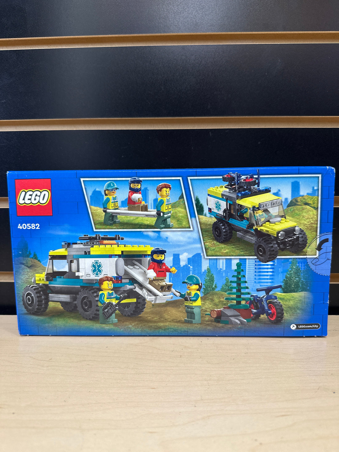 4x4 Off-Road Ambulance Rescue