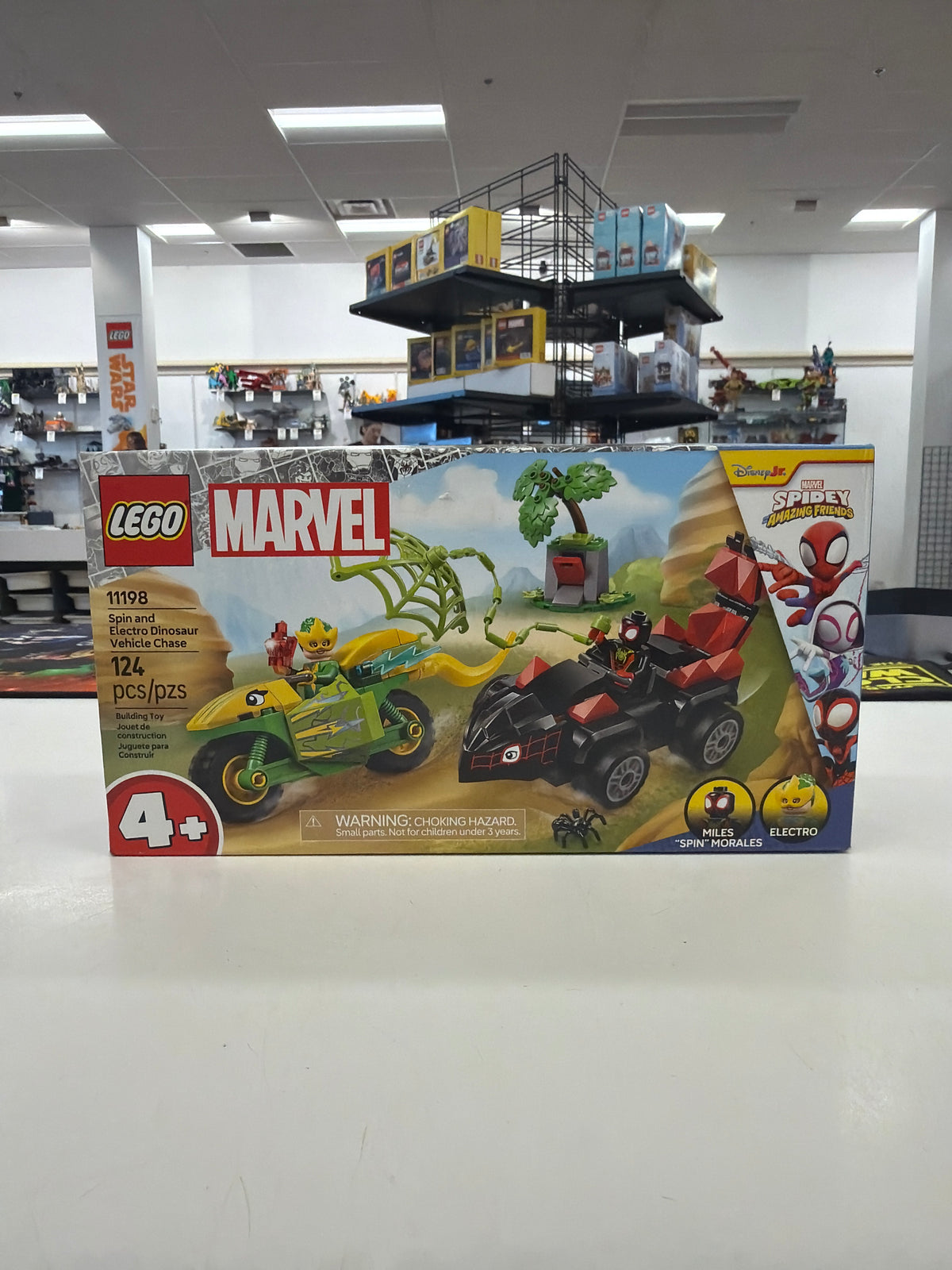 Spin and Electro Dinosaur Vehicle Chase