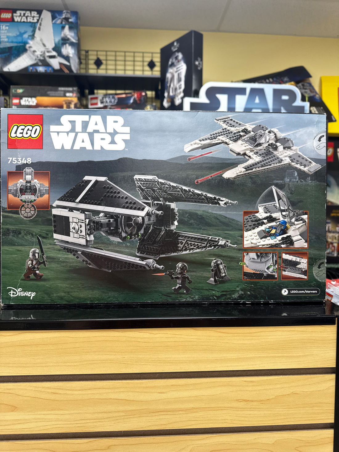 Mandalorian Fang Fighter vs TIE Interceptor