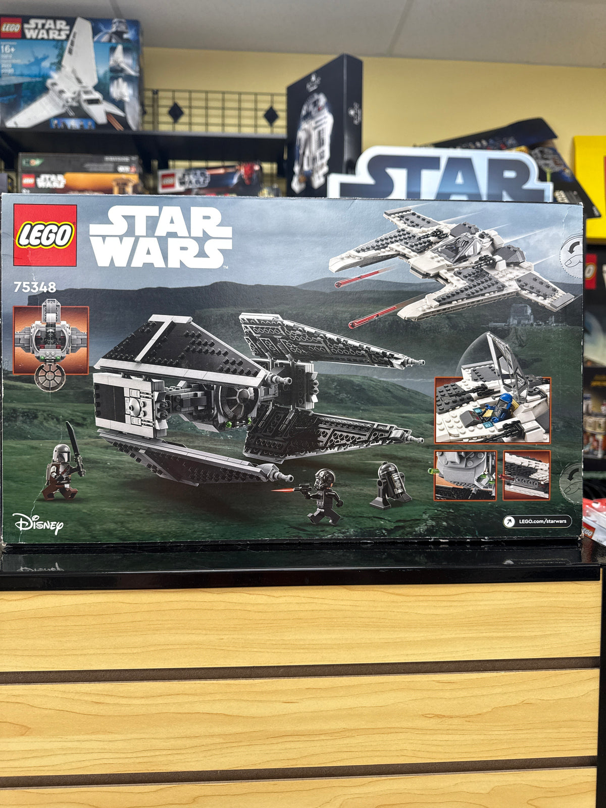 Mandalorian Fang Fighter vs TIE Interceptor