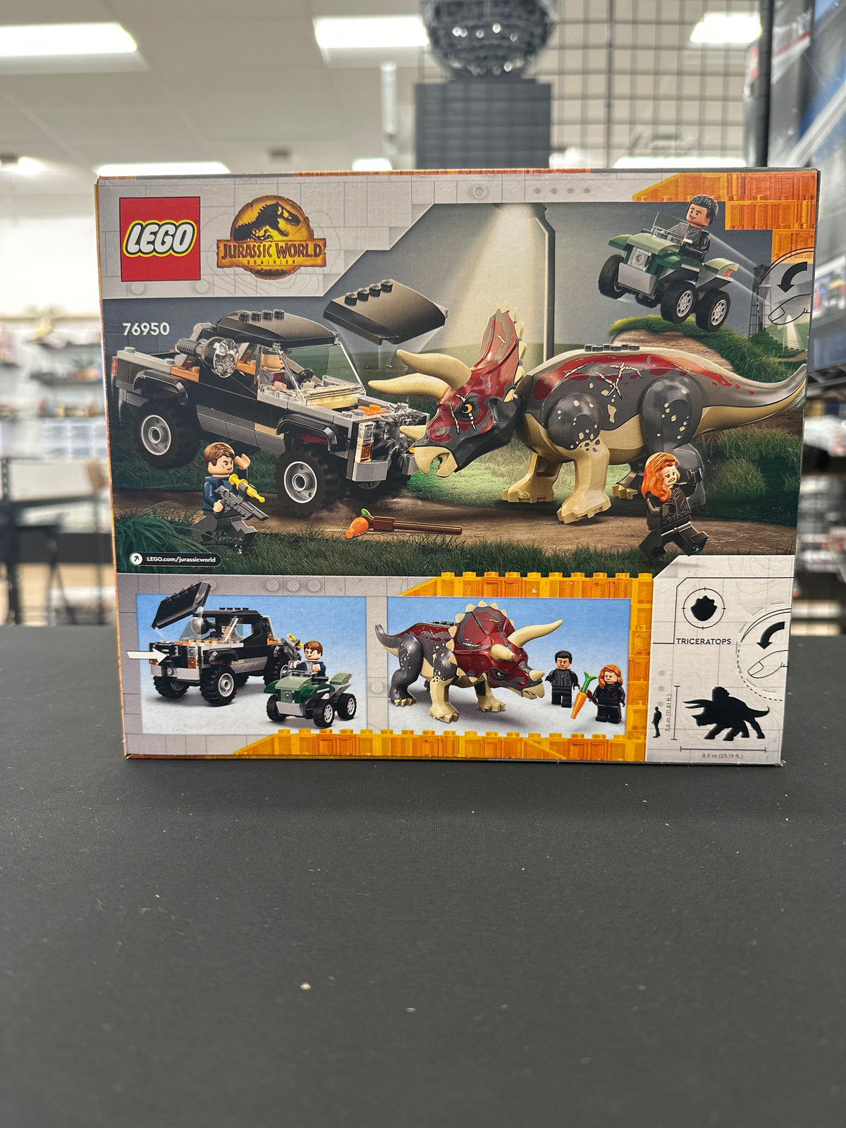 Triceratops Pick-up Truck Ambush