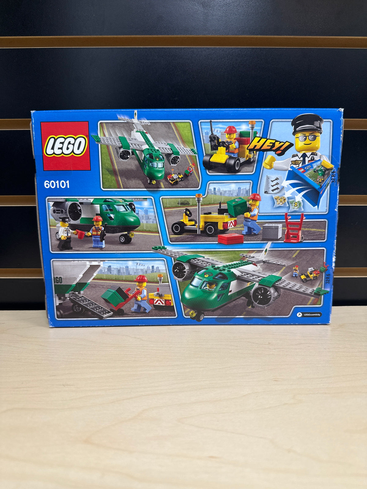 Airport Cargo Plane (CERTIFIED SET)