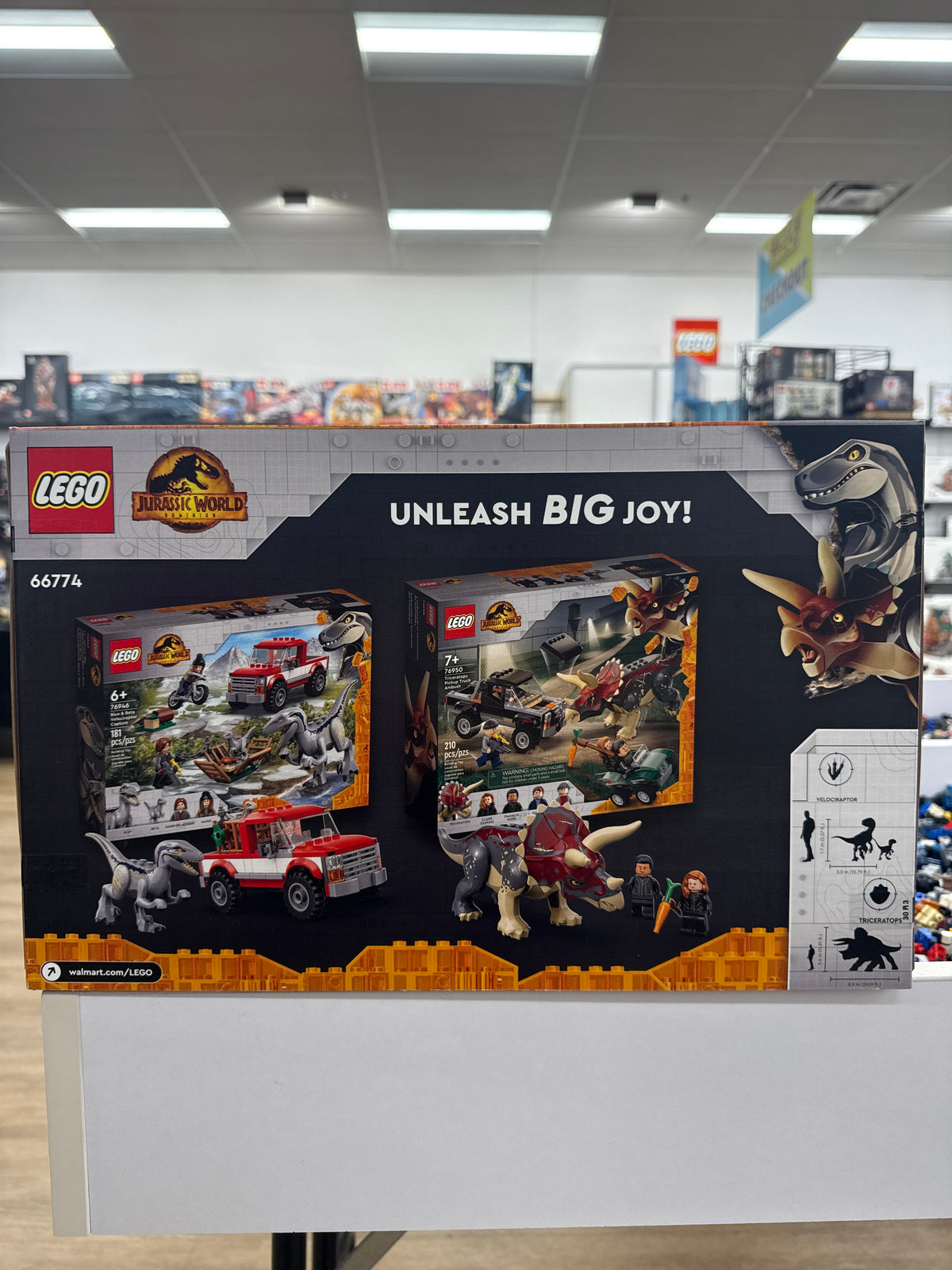 Jurassic World Bundle Pack, 2 in 1 Gift Set (Sets 76946 and 76950) - Dino Combo Pack