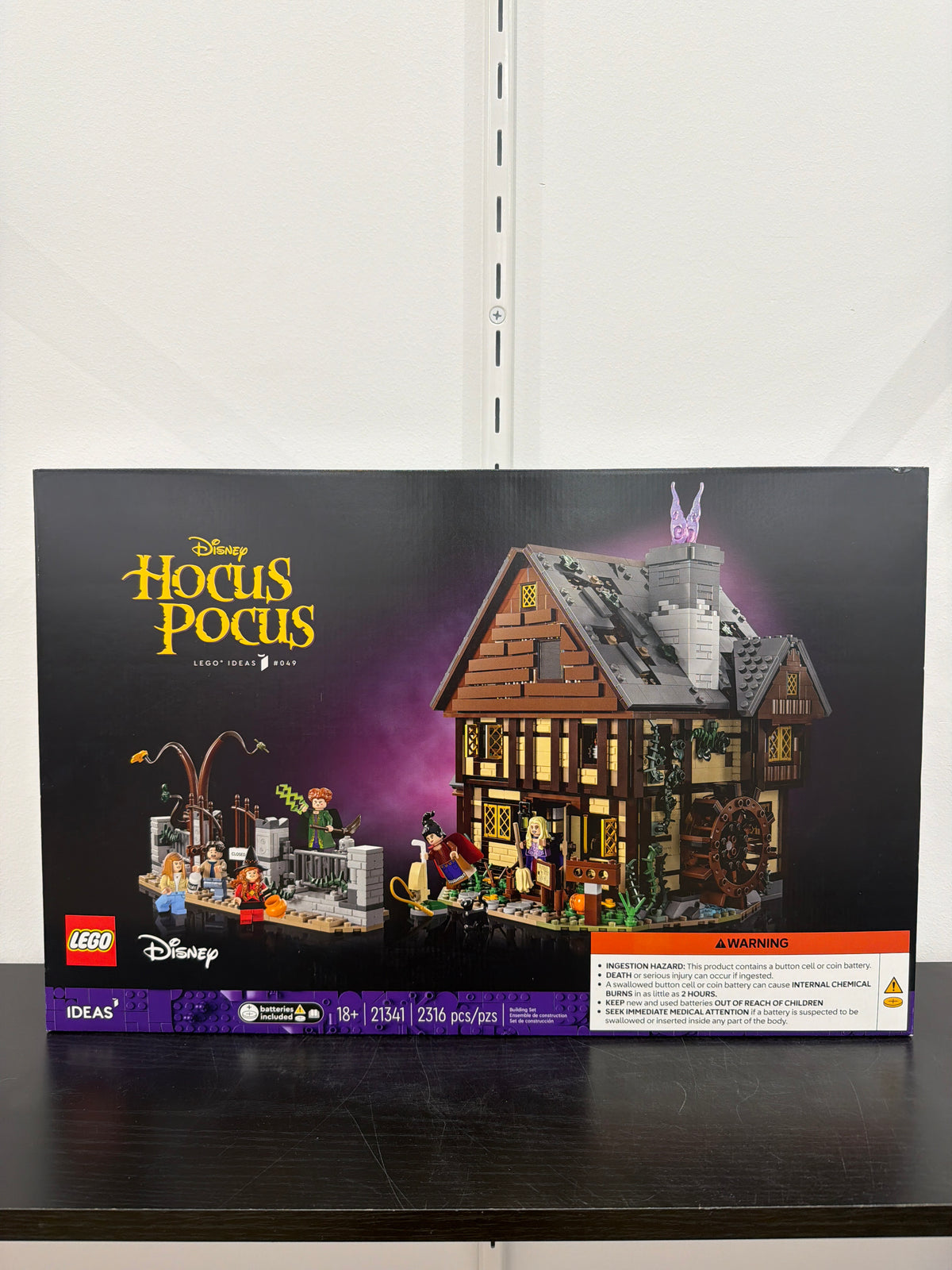 Disney Hocus Pocus: The Sanderson Sisters' Cottage