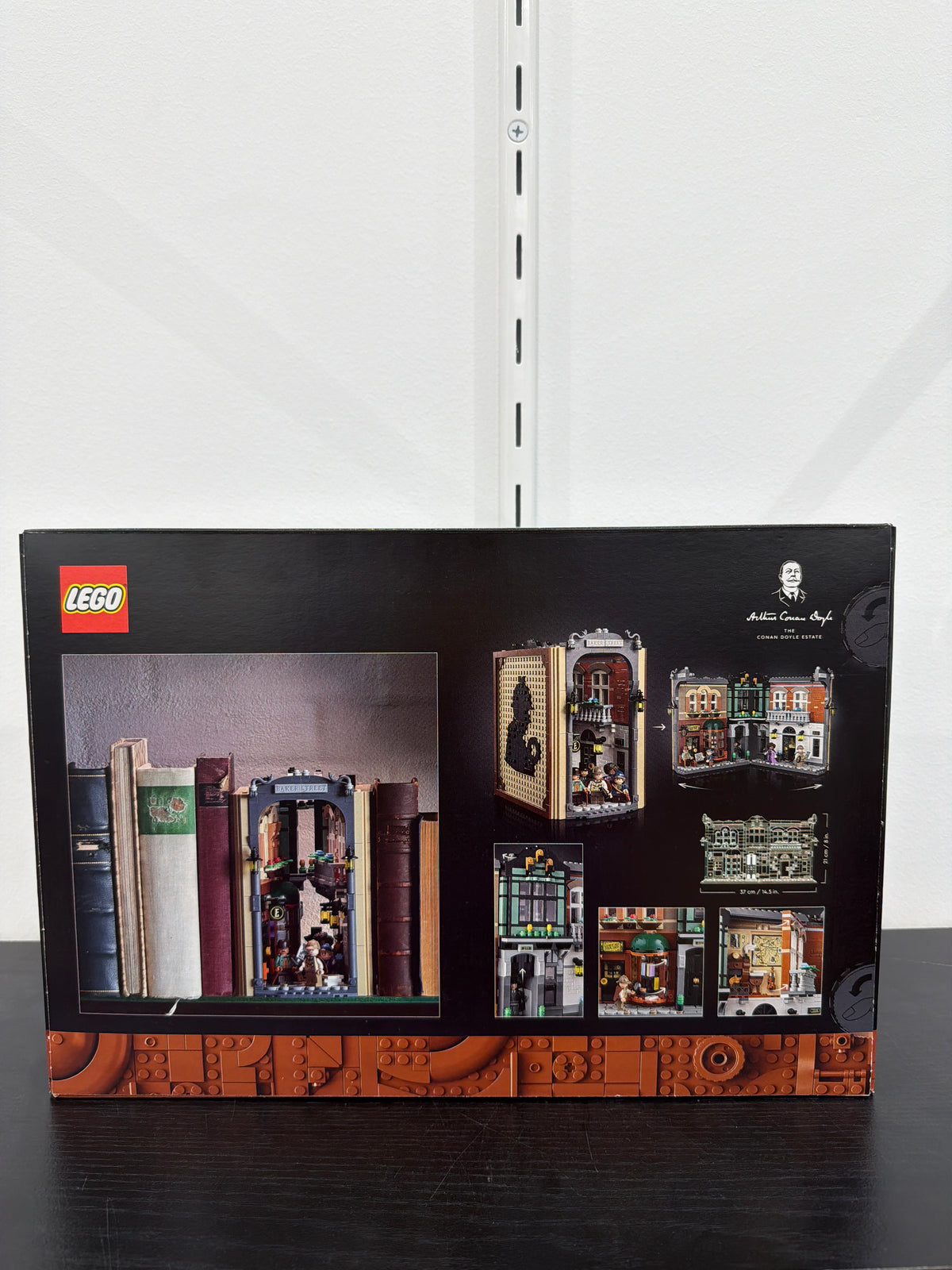 Sherlock Holmes: Book Nook